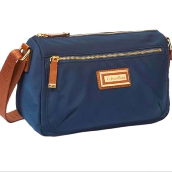 NWT’s Calvin Klien Belfast Nylon Navy crossbody